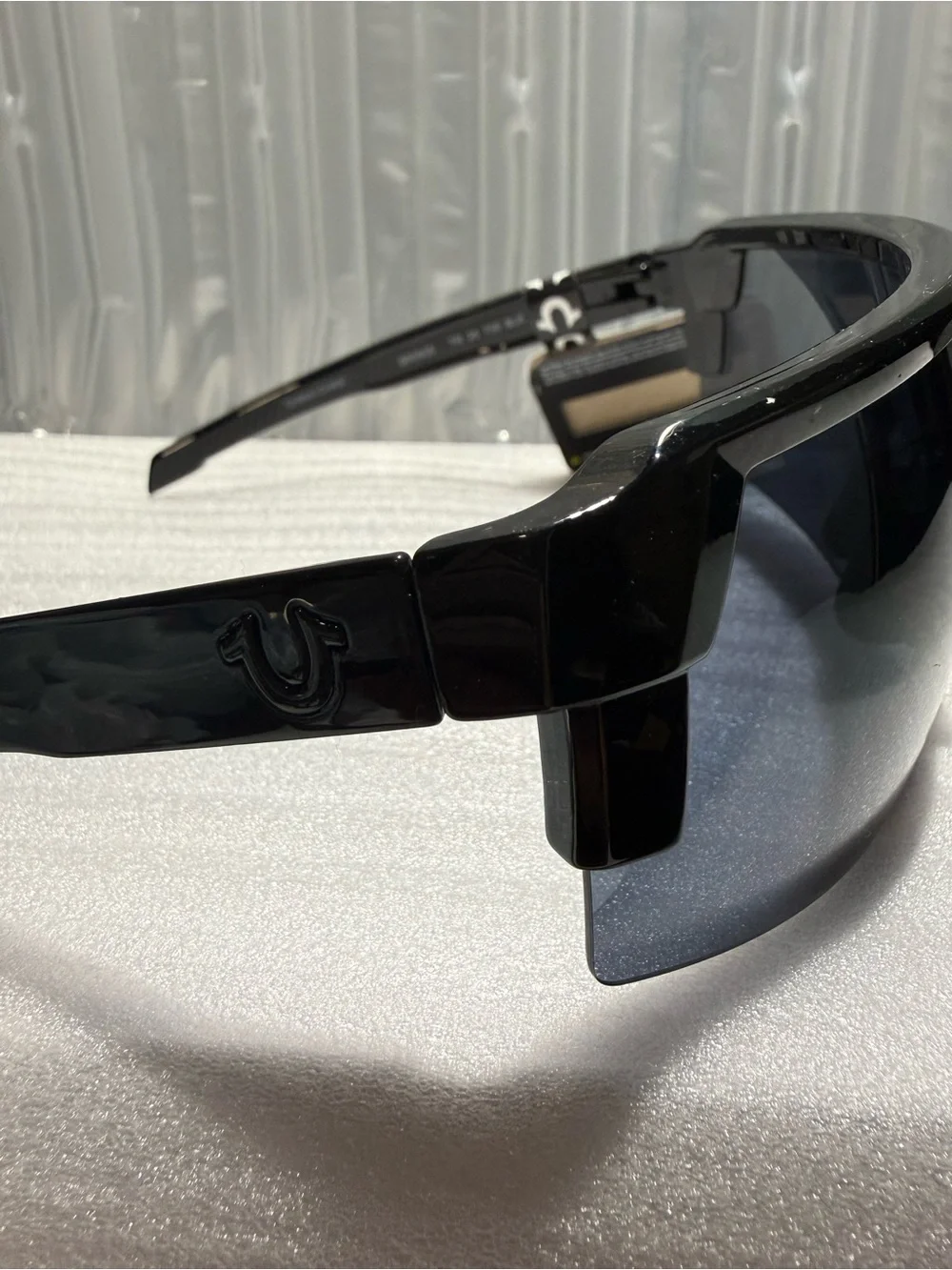 NWT-True Religion Shield Sunglasses Rimless Wrap Black-Unisex